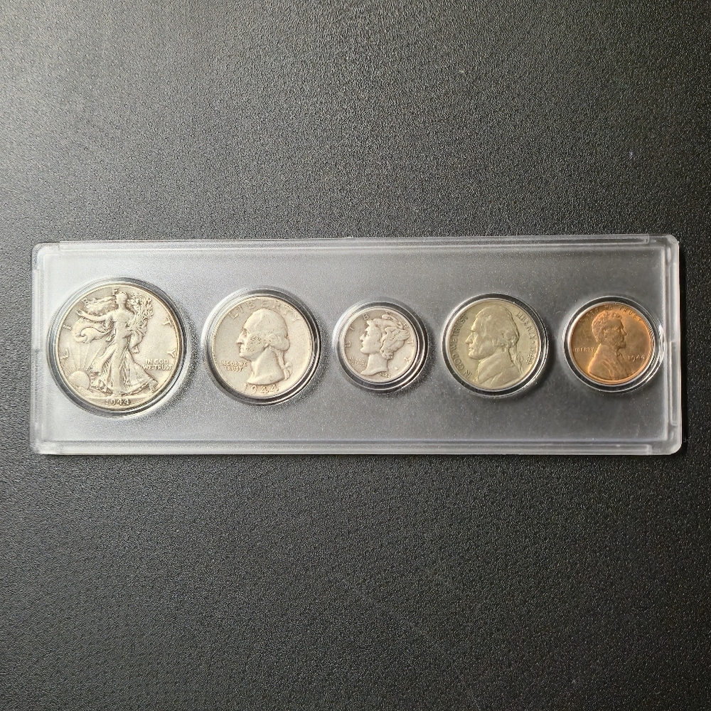 Vintage 1944 P US Mint Set - 90% Silver 3pcs & 35% Silver War Nickel in Case